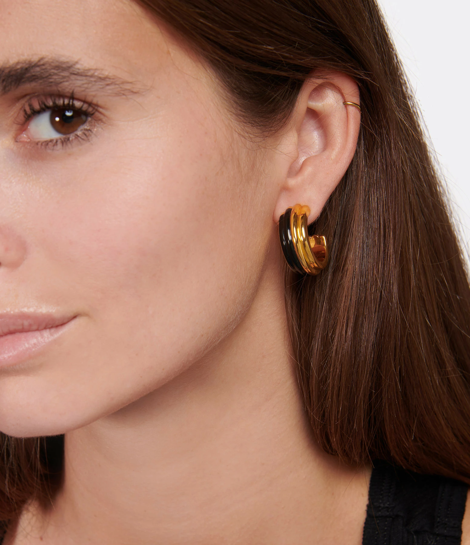 AURELIE BIDERMANN Boucles D'oreilles Layla Godron Résine Noir – Image 2