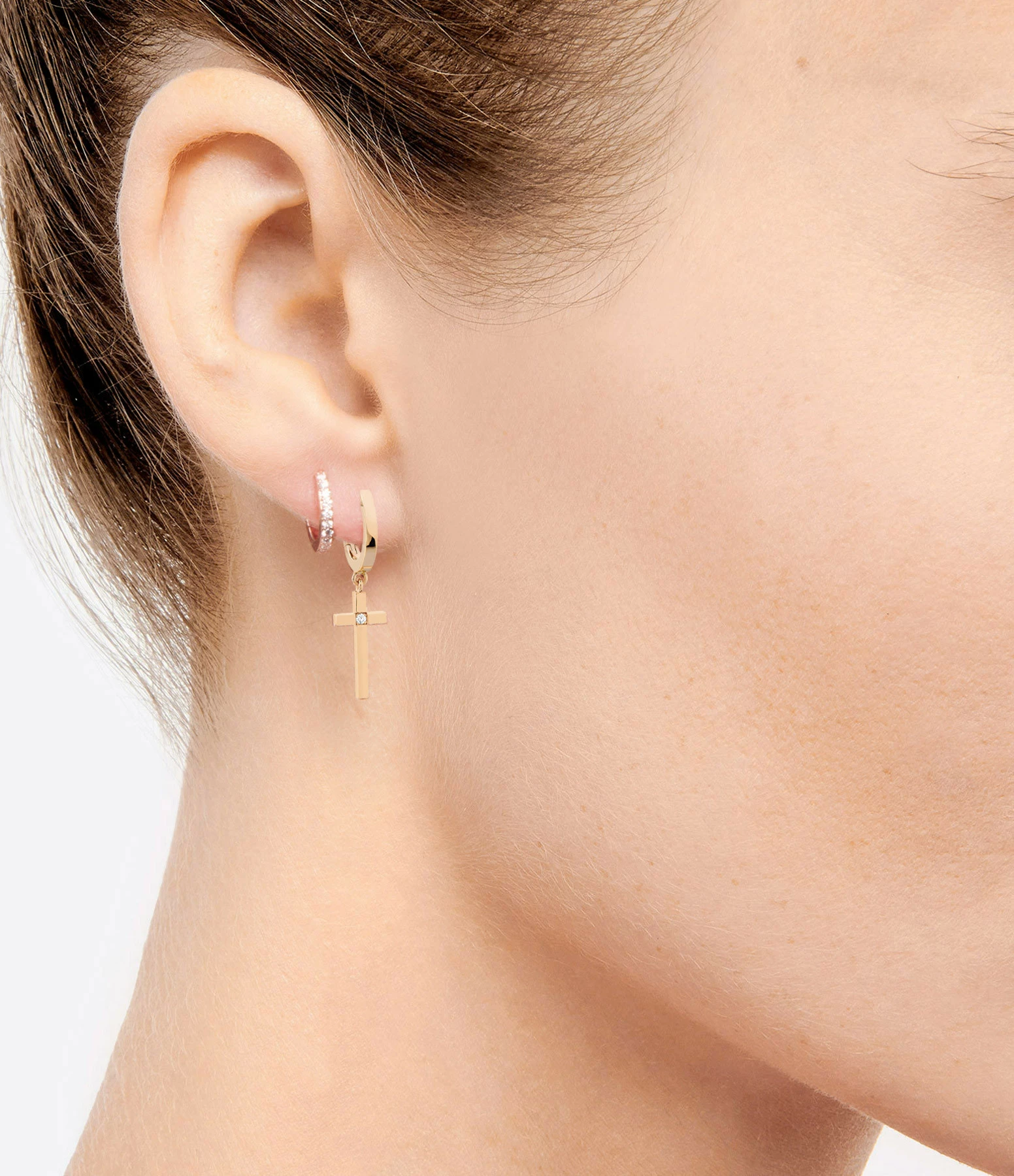 NAVA JOAILLERIE Mini Créole Maria Croix Diamant Or Jaune (vendue à l'unité) – Image 2