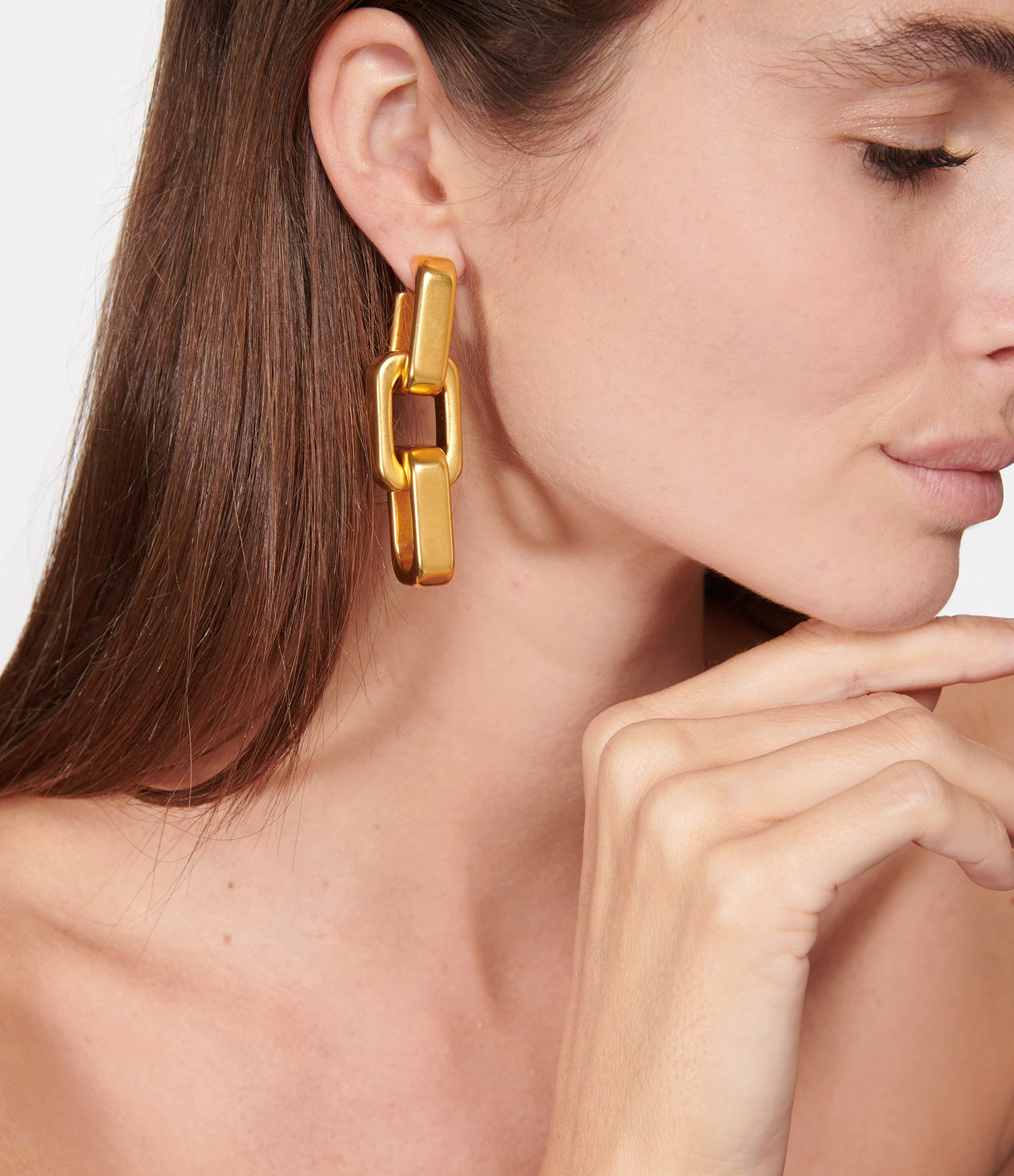 VANESSA BARONI Boucles D'oreilles Big Tank Doré Vintage 2 VANESSA BARONI Boucles D'oreilles Big Tank Doré Vintage – Image 2