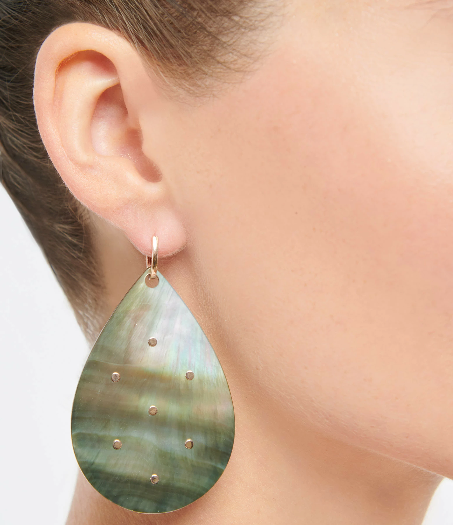 GINETTE NY Boucle D'oreille Bliss Jumbo Nacre Noire Or Rose (vendue à L'unité) – Image 2